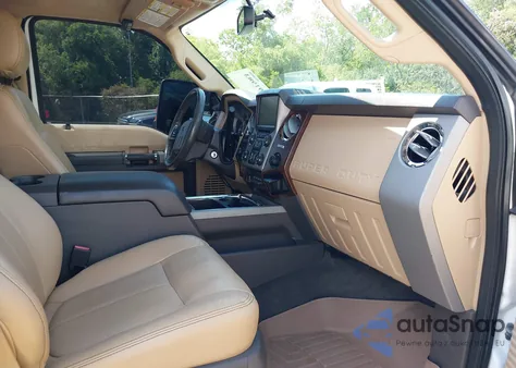 2015 Ford F-250 Lariat z USA, uszkodzony, nr VIN 1FT7W2BT8FEA09430